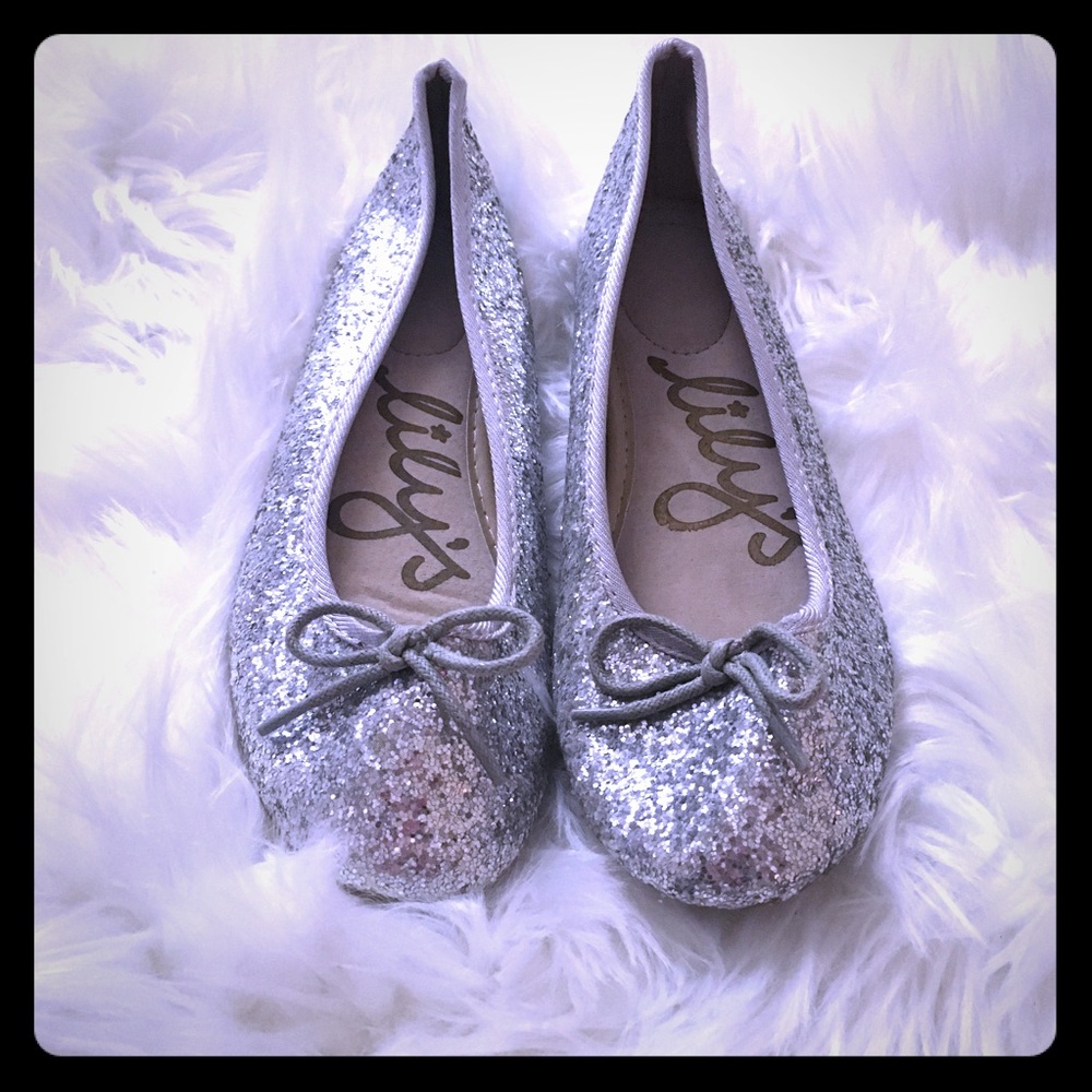 NWOT Lily’s glitter silver flats